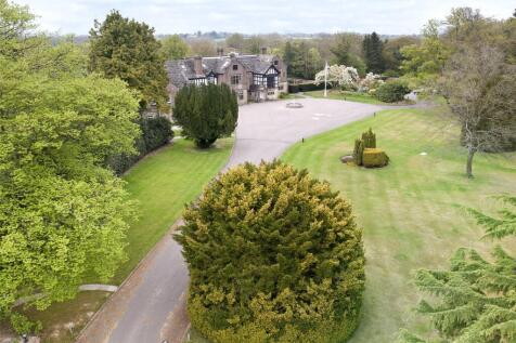 Felcourt Road, Felcourt, Surrey, RH19 3 bed apartment for sale
