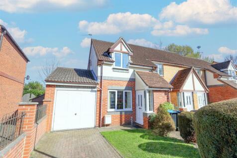 Aismunderby Close, Ripon 2 bed end of terrace house for sale