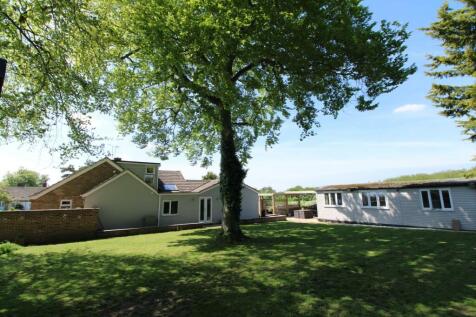 5 bedroom semi-detached house for sale