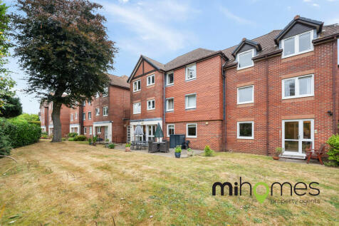 Farnham Close, London 2 bed ground floor flat for sale