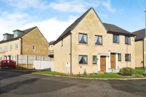 3 bedroom semi-detached house for sale