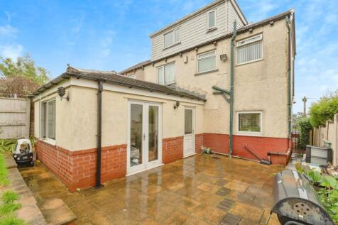 5 bedroom semi-detached house for sale