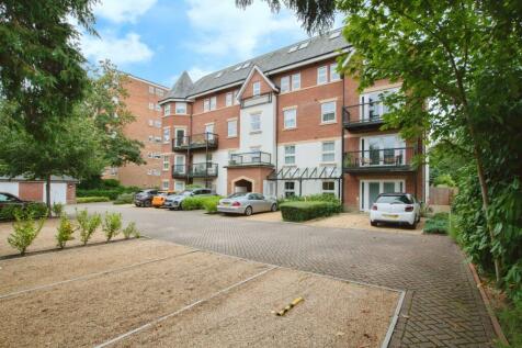 2 bedroom ground floor flat for sale