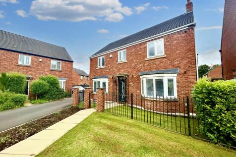 4 bedroom detached house for sale