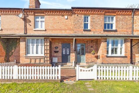 2 bedroom terraced house for sale