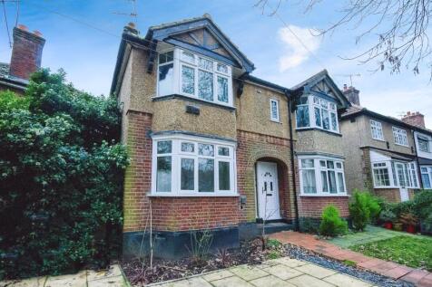 1 bedroom maisonette for sale