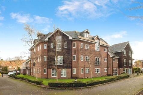 2 bedroom ground floor flat for sale