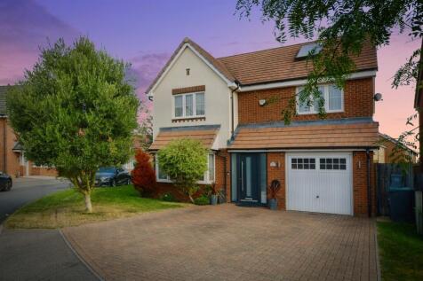 4 bedroom detached house for sale