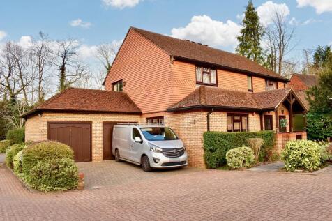 Leatherhead Road, Ashtead KT21 2 bed flat for sale