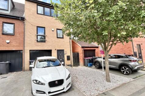 5 bedroom town house for sale