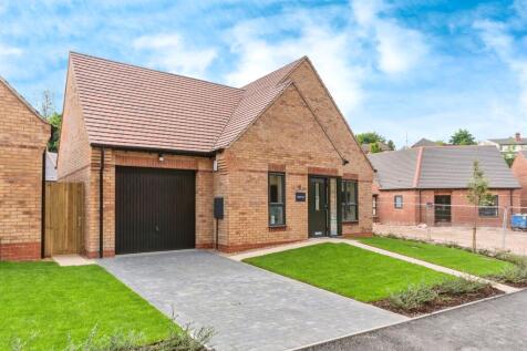 2 bedroom detached bungalow for sale