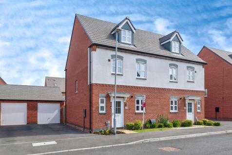 3 bedroom semi-detached house for sale