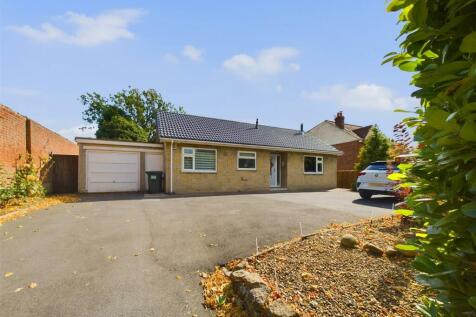 2 bedroom detached bungalow for sale