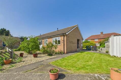 2 bedroom semi-detached bungalow for sale