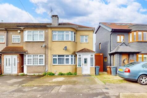 Tenterden Road, Dagenham, RM8 4 bed end of terrace house for sale