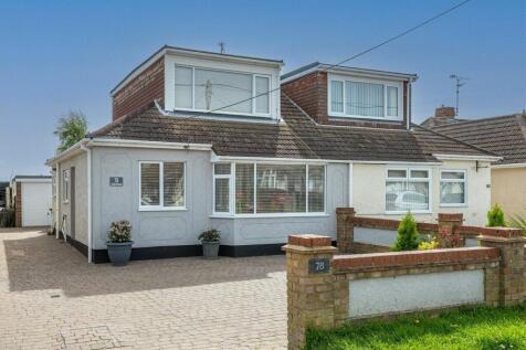 Oxford Road, Rochford, Essex, SS4 3 bed bungalow for sale