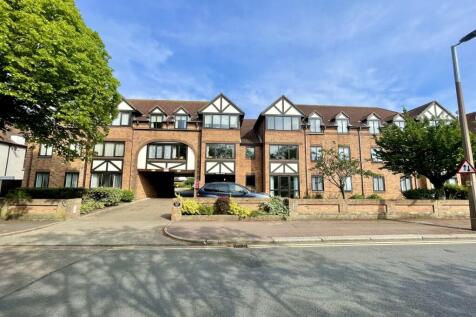 Thorpe Hall Avenue, Thorpe Bay... 2 bed apartment for sale