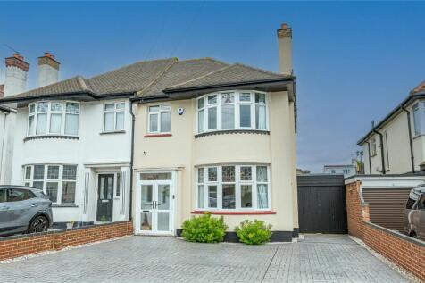 Rutland Avenue, Southchurch Park... 3 bed semi
