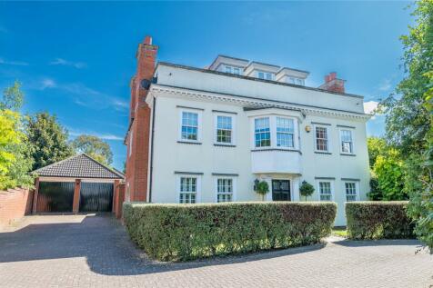 5 bedroom detached house for sale