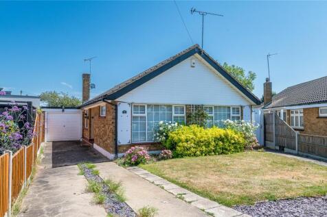 Chelsworth Crescent, Thorpe Bay... 3 bed bungalow for sale