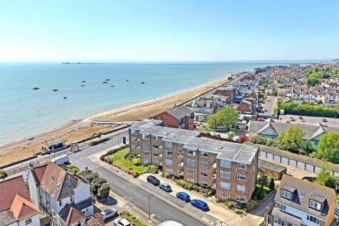 Estuary Lodge, Eastern Esplanade... 2 bed apartment for sale