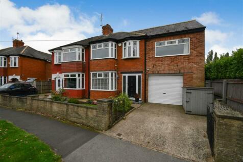 4 bedroom semi-detached house for sale