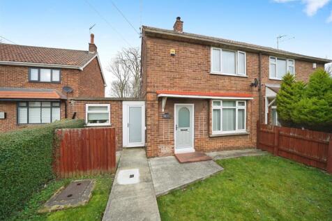 2 bedroom semi-detached house for sale