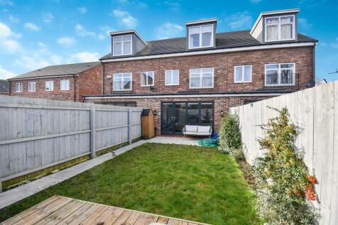 Carter Drive, Hessle 4 bed terraced house for sale