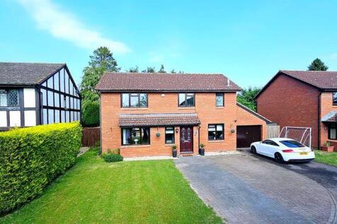 4 bedroom detached house for sale