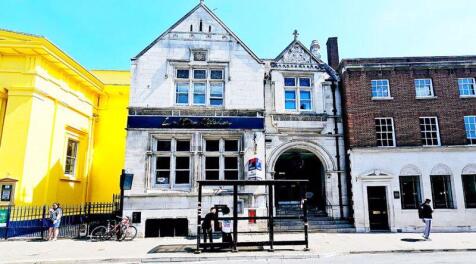 Studio flat for sale