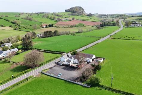 8 bedroom house for sale