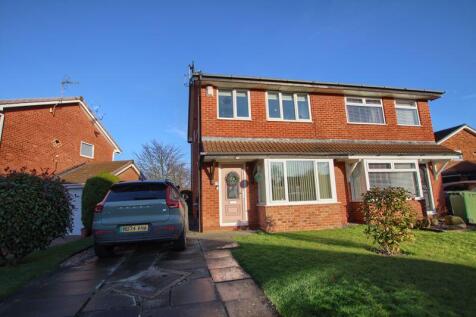 3 bedroom semi-detached house for sale