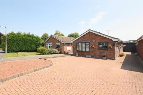 2 bedroom detached bungalow for sale
