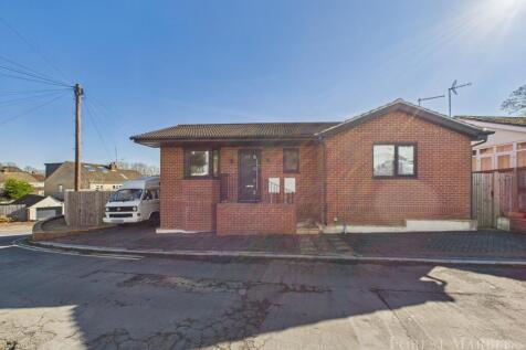 Clumber Drive, Frome 3 bed detached house for sale
