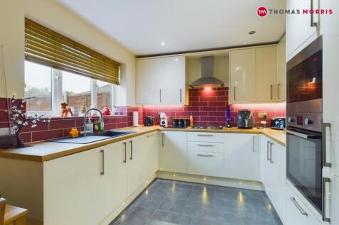 Rectory Gardens, Huntingdon PE29 2 bed semi