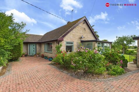 Ramsey Road, Huntingdon PE28 4 bed detached house for sale