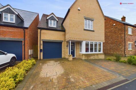 Victoria Way, Royston SG8 4 bed detached house for sale