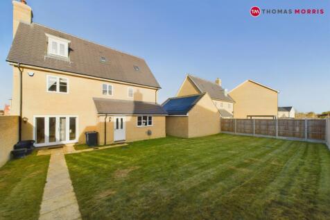 Poppy Crescent, Royston SG8 5 bed detached house for sale
