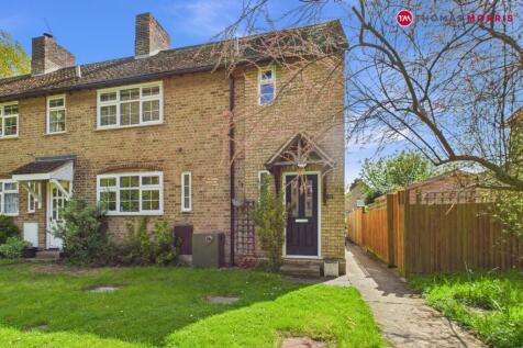 Cambridge Crescent, Royston SG8 3 bed end of terrace house for sale