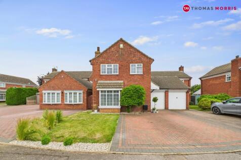 4 bedroom link detached house for sale
