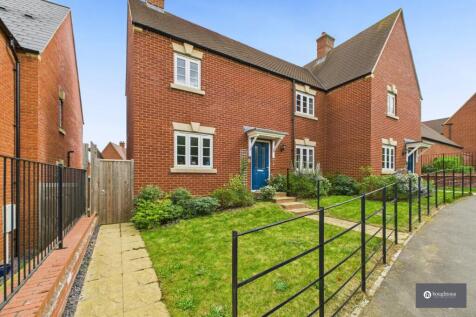 3 bedroom semi-detached house for sale