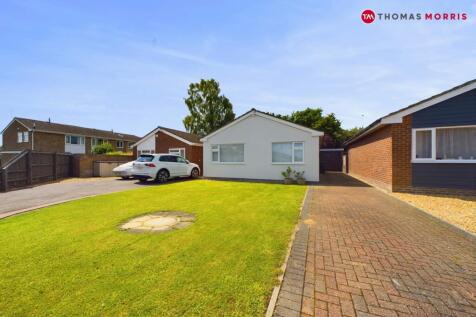 Tythe Piece, Huntingdon PE28 2 bed bungalow for sale