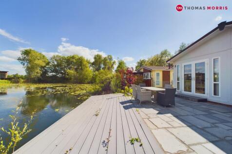 Crystal Lakes, Huntingdon PE28 2 bed detached house for sale