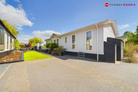 2 bedroom detached house for sale