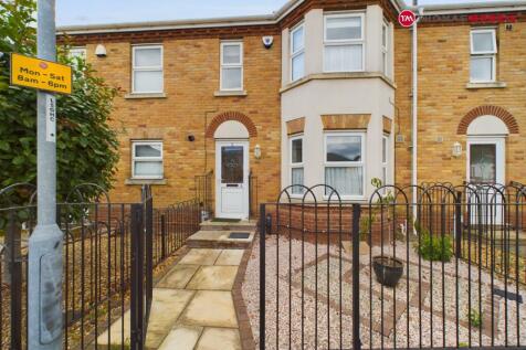 3 bedroom terraced house for sale