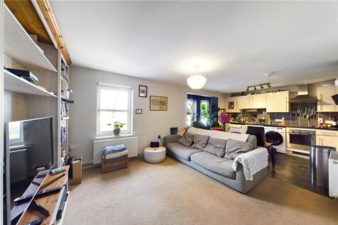 Church Lane, Huntingdon PE28 2 bed maisonette for sale