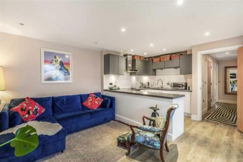 Florida Street, London E2 2 bed flat for sale