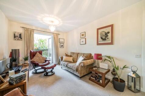 Nursery Lane, London E2 2 bed flat for sale