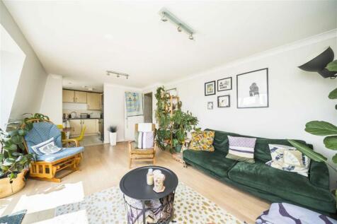 Candle Street, London E1 2 bed flat for sale