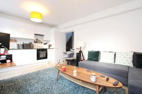 Wentworth Street, London E1 2 bed flat for sale